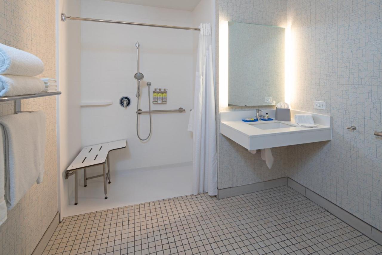 Hotel Express Angeles Lax Airport By Ihg Los Angeles